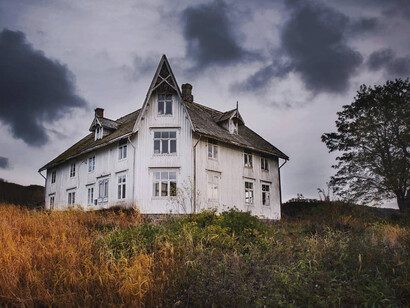 Serie de la fotógrafa Britt Marie Bye sobre casas abandonadas