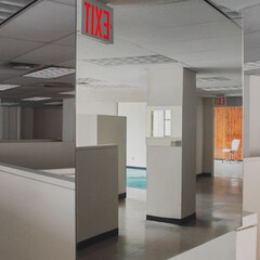 Meredith James, South 50° East (C-Stand, column) (detail), 2021. Courtesy of Marinaro 