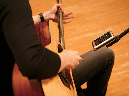 Roland R-05 digital pocket recorder