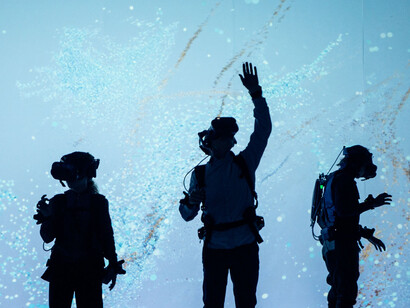 We Live in an Ocean of Air, Saatchi Gallery, 2018. Photo Credit - Barnaby Steel - Marshmallow Laser Feast
