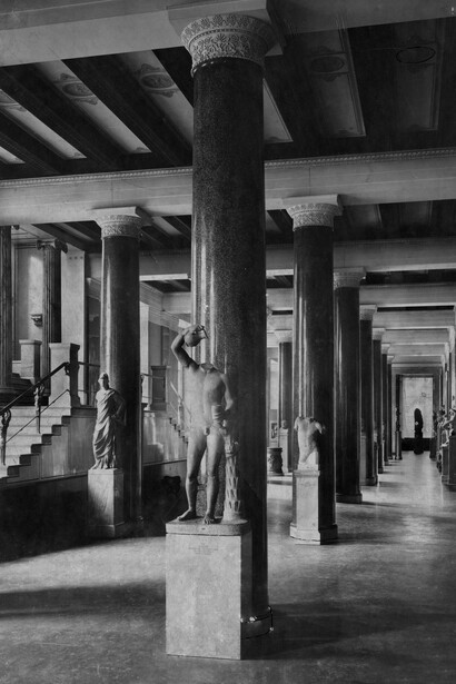 View of the exhibition rooms of the Altes Museum, ca. 1906/07. Mit freundlicher genehmigung des Alten Museums