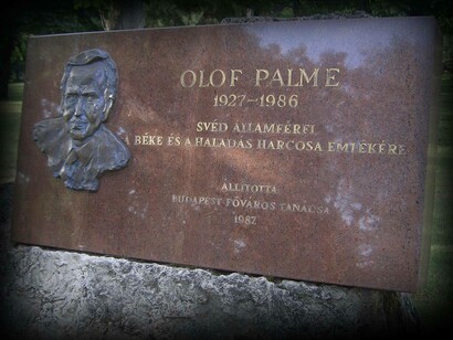 Placca alla memoria di Olof Palme nel parco cittadino di Budapest, Ungheria