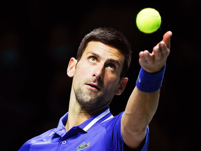 Djokovic viajó el 5 de enero a Melbourne con una exención médica por no estar vacunado, aunque a su llegada las autoridades de Inmigración le cancelaron el visado y lo detuvieron al considerar que no fue tratado con equidad
