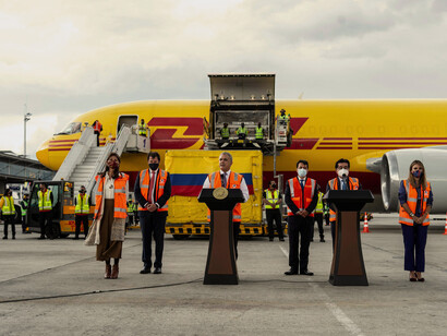 Recepción de las primeras vacunas contra la COVID-19 a Colombia por parte del presidente, Iván Duque