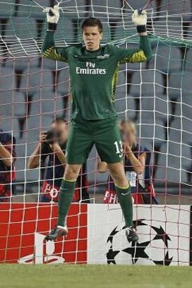 Dopo aver collezionato 272 presenze con la Juventus e aver annunciato il ritiro dal calcio nel 2024, Szczęsny ha sorpreso tutti tornando in campo