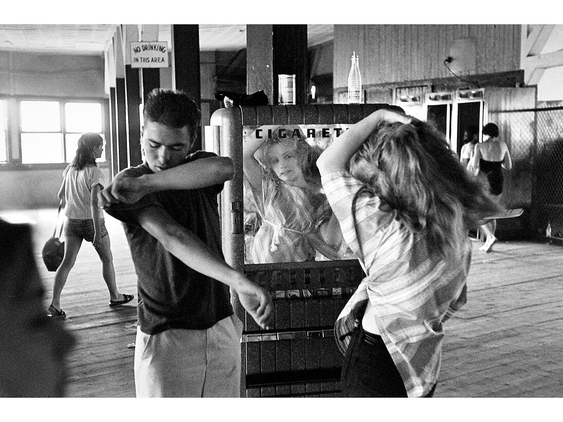 Bruce Davidson, Brooklyn Gang, NYC, 1959 © Bruce Davidson, Courtesy of Howard Greenberg Gallery