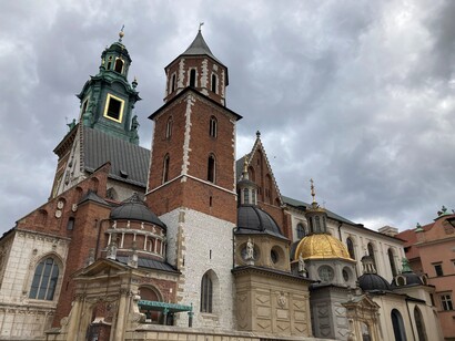 La Cattedrale di Wawel, simbolo della storia e della fede polacca è stata il luogo di incoronazione dei re polacchi. La sua cripta è il luogo di riposo di re, poeti ed eroi nazionali. Cracovia, Polonia. Foto di Flavius Roversi 