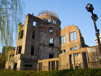 El Memorial de la Paz de Hiroshima o Cúpula Genbaku fue la estructura más próxima que resistió al impacto.