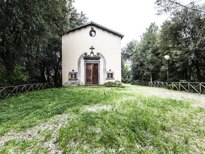 Capranica (Viterbo), Chiesa di San Terenziano al Monte, prospetto principale, foto Omar Kheyraoui