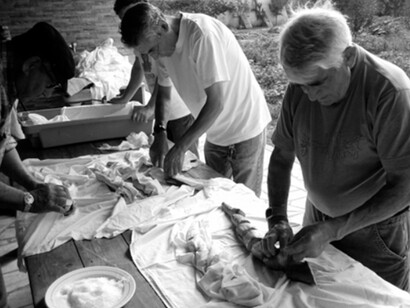 Património gastronómico de Ericeira. O peixe é embrulhado com novos panos passados cerca de cinco dias de curtição o peixe está pronto a ser confecionado