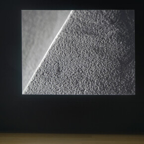 Vue de l’exposition Flatland / Abstractions narratives #2, 07.10.2017 - 15.04.2018, Mudam Luxembourg

Philippe Decrauzat
Solides, 2017
Vidéo HD (telecinéma d’un film 16 mm, noir et blanc), son
Production Mudam Luxembourg
Courtesy de l’artiste
© Photo : Aurélien Mole / Mudam Luxembourg
