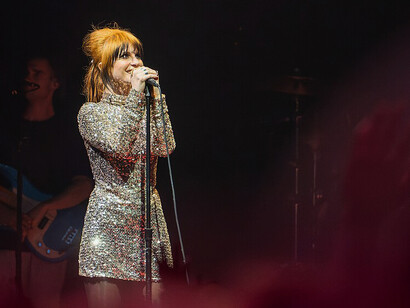 En sus proyectos solistas, Williams exploró su identidad artística con sonidos más experimentales e íntimos