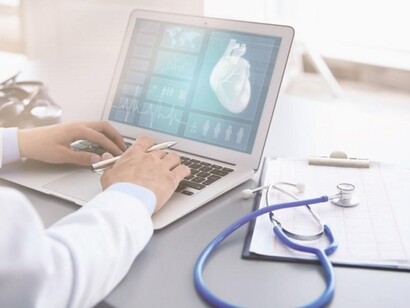 Medico e cartella digitale. Il sistema dovrà avvalersi di piattaforme digitali crittografate, condivise e collegate alle cartelle cliniche elettroniche