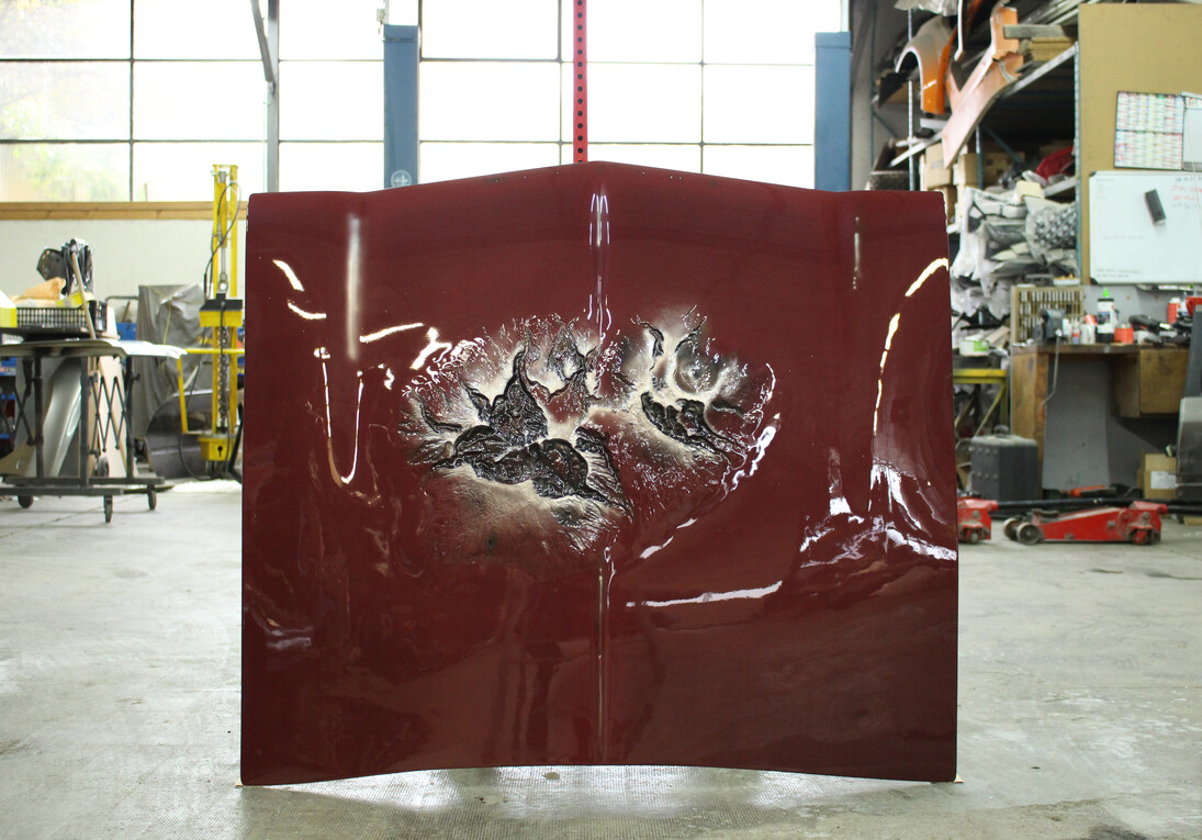 Maxime Lamarche,Vue de accident de surface 1, 125x115x110cm, 2015, fibre de verre, résine polyester, peinture metallisée, vernis brillant