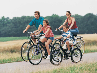 Ruta en bicicleta en familia