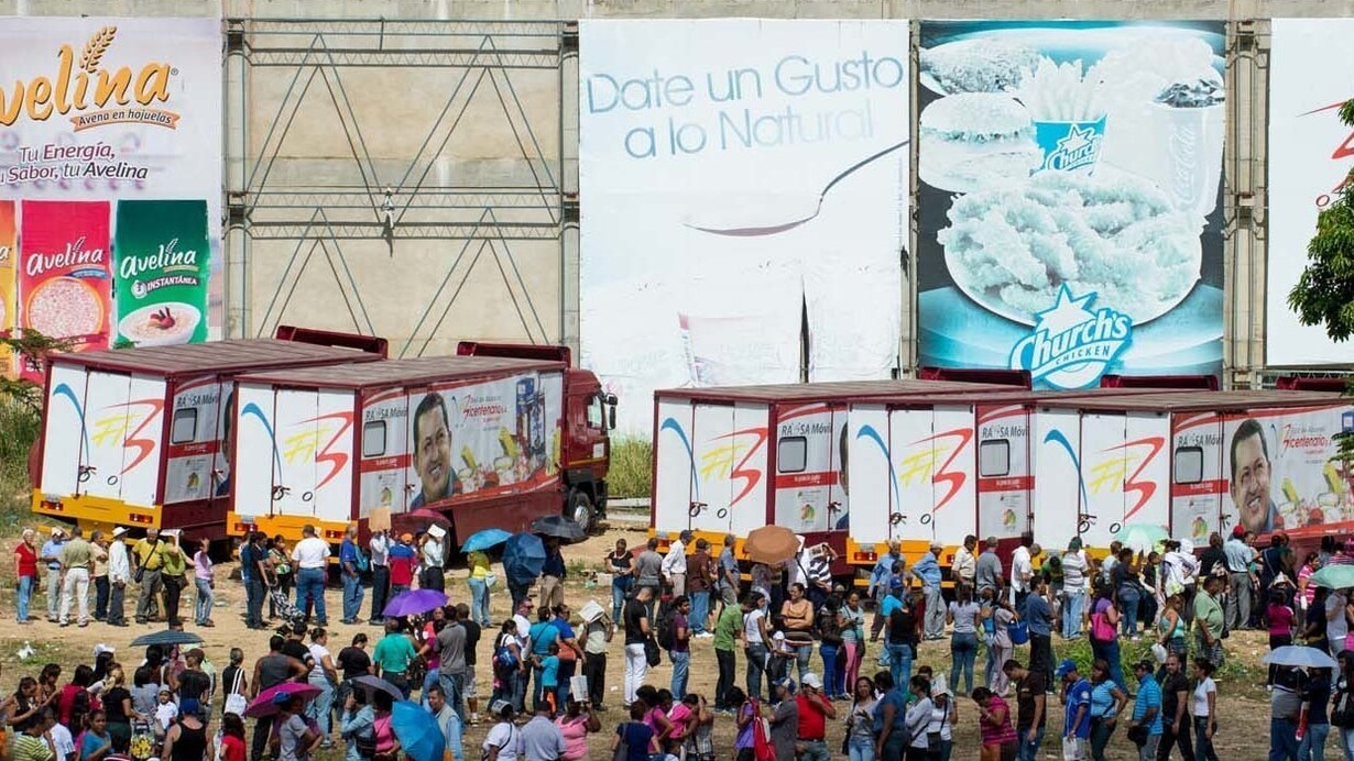 Venezuela. Colas ante los comercios para conseguir alimentos