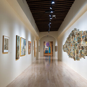 Una vuelta en espiral. 35 años Colección Museo Amparo, vista de exhibición. Cortesía del Museo Amparo