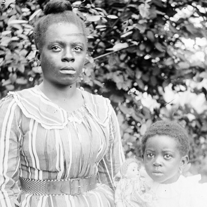 Retrato de pessoas negras escravizadas. Filhos de mães escravizadas nasceriam na escravidão, independentemente da raça ou posição do pai