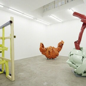 Siempre Sculpture, Exhibition view. Courtesy of Mier Gallery 