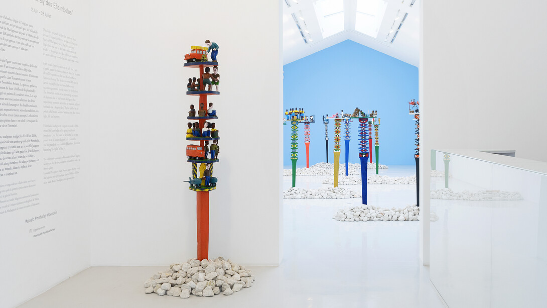 View of the exhibition Aloalo, Sculptures Mahafaly des Efiaimbelos Perrotin Paris (June 2 – July 28, 2018) Photo : Claire Dorn © Courtesy of the artist & Perrotin 