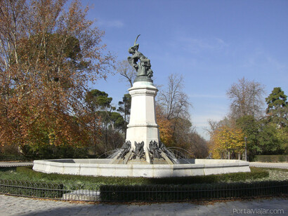 Fuente del Ángel Caído. Parque del Retiro. Madrid