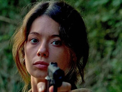 La actriz Anna Castillo (Txiki) en «La línea invisible» (2020, Mariano Barroso)