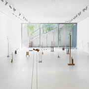 Cecilia Vicuña, Arch future, exhibition view. Courtesy of Xavier Hufkens Gallery