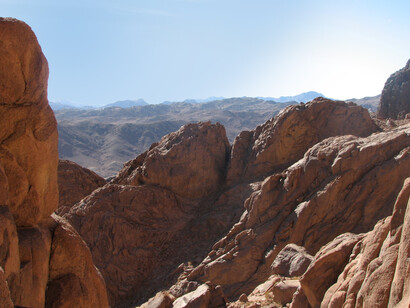 El amanecer quedó impreso en mis retinas: no existía tecnología avanzada que lograra captar esa belleza. Monte Sinaí, Egipto
