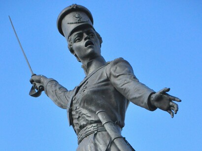 Maria Quitéria participou de várias escaramuças e batalhas decisivas contra as tropas portuguesas na Bahia, como a defesa da Ilha da Maré, da Barra do Paraguaçu e de Itapuã. Sua pontaria lendária e sangue frio sob fogo eram amplamente reconhecidos e respeitados por seus companheiros

