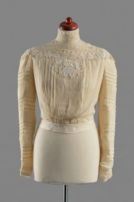 Room of Clothing. Courtesy of Muzeum Warszawy