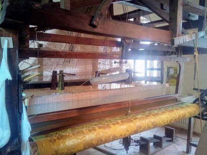 Foto del primo restauro dei telai, gentile concessione dell'Ing. Antonio Cesare Arena. Museo della Seta, San Leucio, Caserta, Italia