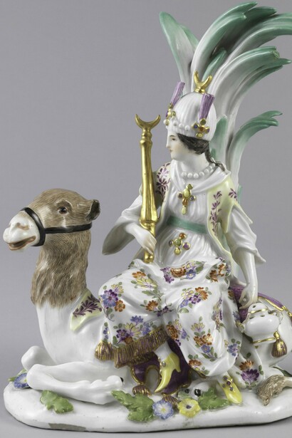 Artista desconocido, "Asia", figura alegórica de porcelana, circa 1760