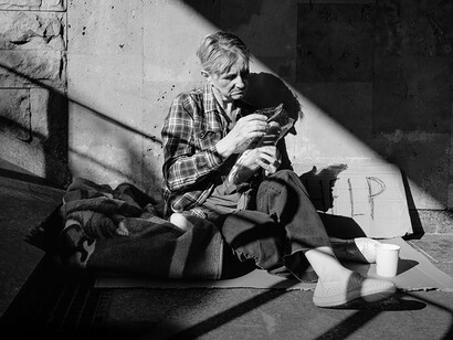 Pauvreté. Le pacte de stabilité et de croissance devrait être modifié de manière à ne pas considérer les dépenses sociales comme un coût, mais comme un investissement public