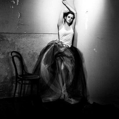 Le immagini delle donne sono sempre state molto usate dal mondo della moda per raccontare un mondo e un bisogno più vicino agli uomini, foto Vincent Peters