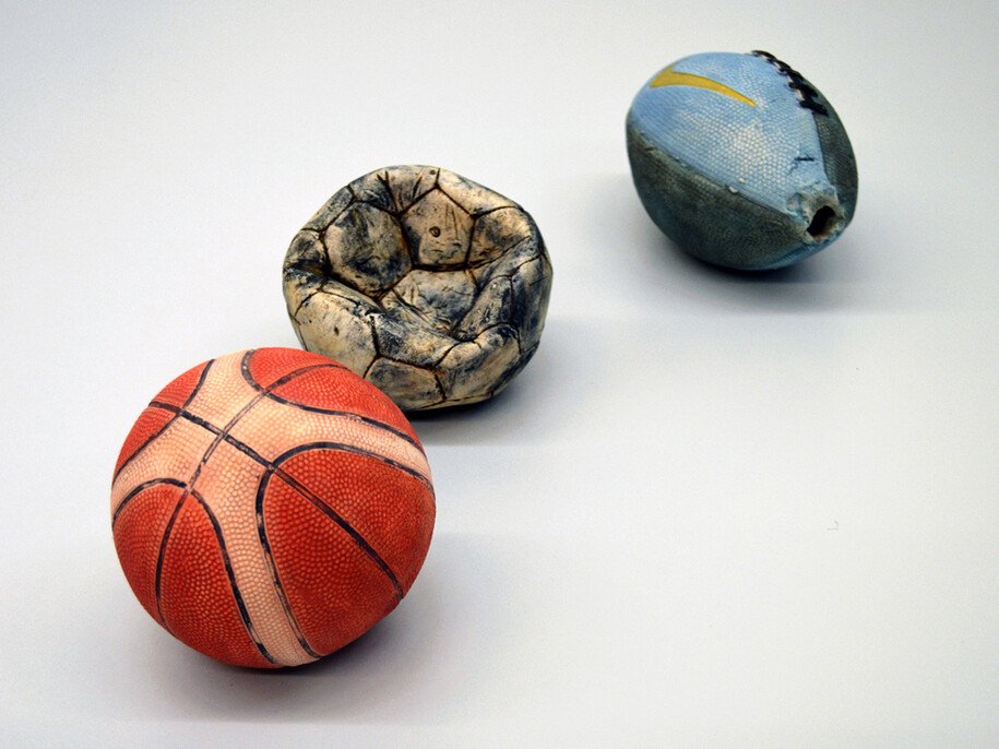 Barbara Steppe, Ceramic ball 2, 2014, watercolor, ceramic