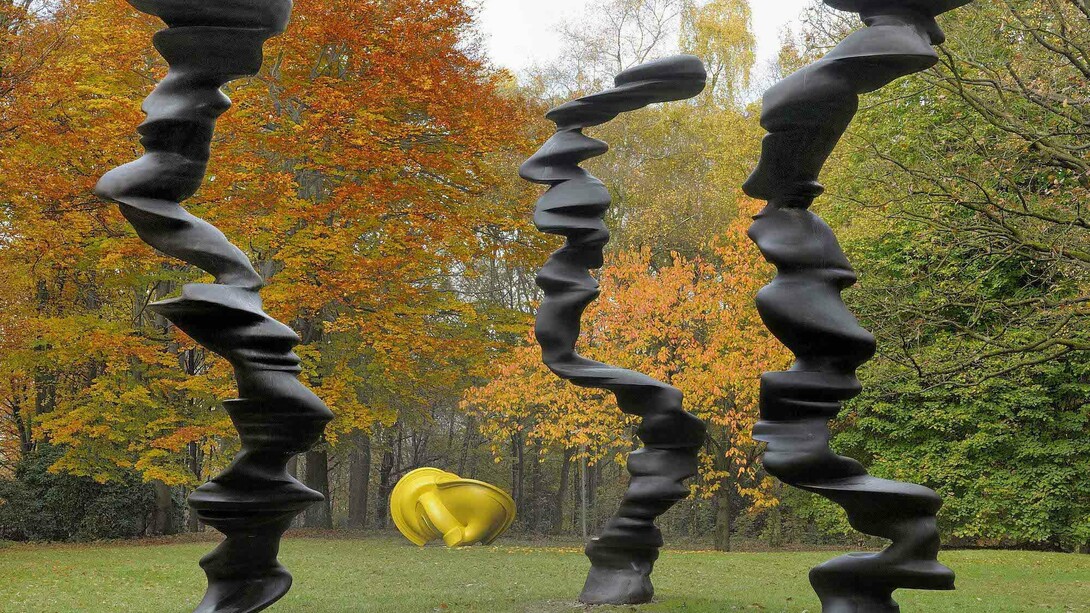 Tony Cragg, Points of View, 2007, 550x150x150, bronze. Courtesy the artist. Photo Charles Duprat
