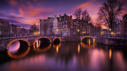Amsterdam at night © Ivan Maigua