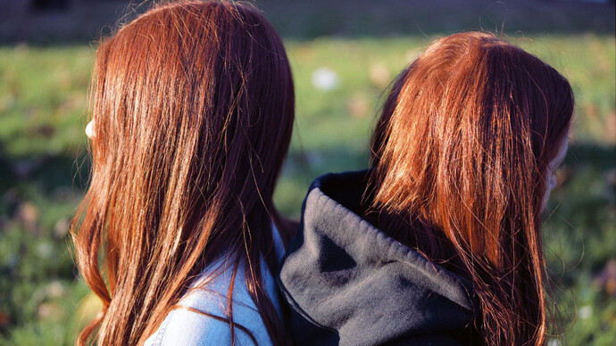 Luca Massaro, Twin sisters (detail). Courtesy of Viasaterna