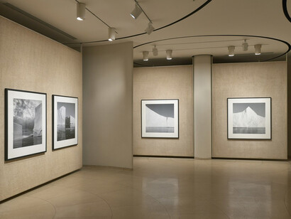 Lynn Davis, Exhibition view. Courtesy of Glass House