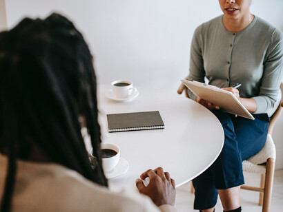 Psychanalyse. Elle approfondit et enrichit l’approche thérapeutique en même temps qu’elle améliorer sensiblement l’état des patients