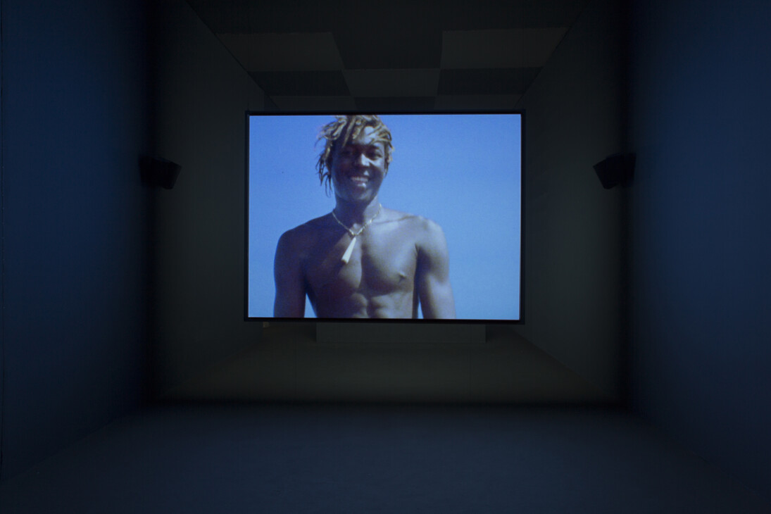 Vue d’installation, Steve McQueen, Ashes, 2014-15, 56. Esposizione Internazionale d’Arte - la Biennale di Venezia, 2015.
Crédit photo : Roberto Marosi
Installation view, Steve McQueen, Ashes , 2014-15, Installation at the 56. Esposizione Internazionale d’Arte - la Biennale di
Venezia, 2015. Photo credit: Roberto Marosi