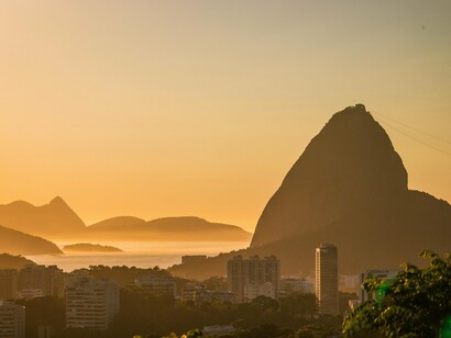 Visitar o Museu Histórico Nacional é mais do que conhecer o passado — é entender quem somos como nação. Cada sala, cada objeto, cada detalhe nos ajuda a construir uma visão mais ampla do Brasil e da nossa própria identidade



