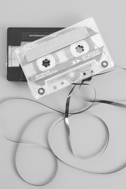 Con la grabadora, podemos ensayar con nuestros propios tiempos y nuestra propia música. Después de una semana, bailo mejor y me siento más preparado