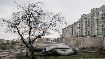 Niels Ackermann, from Looking for Lenin series, 2016. Courtesy of the artist and Lundi 13
