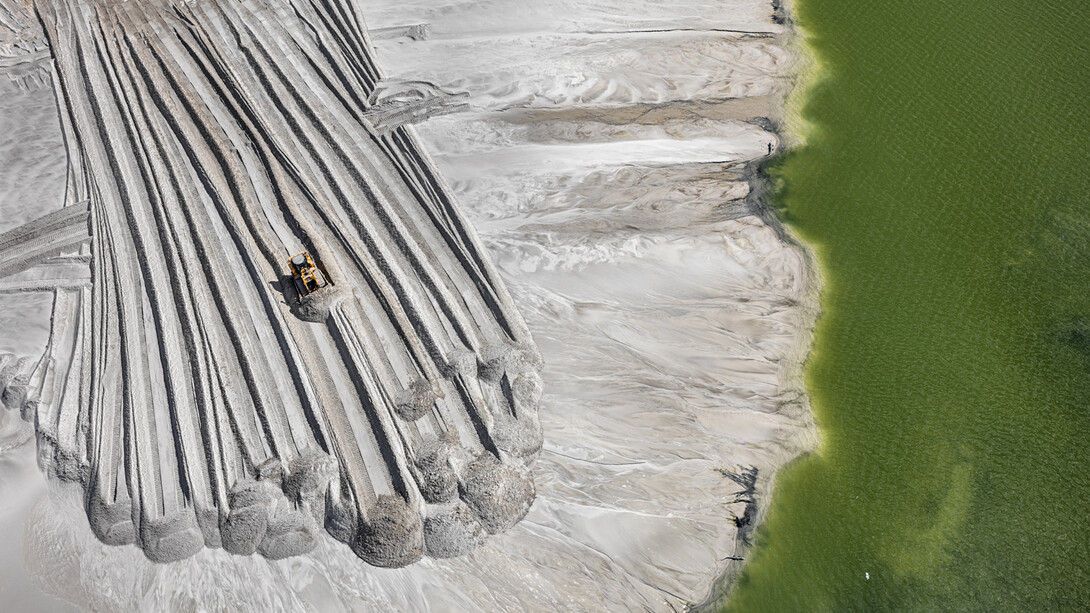 Phosphor Tailings Pond #4, Near Lakeland, Florida, USA 2012 © Edward Burtynsky, courtesy Admira Photography, Milan / Nicholas Metivier Gallery, Toronto
