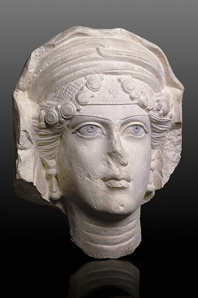 Head of a Woman, Palmyra (Syria), 150-250 AD. Photo © RMN-Grand Palais (musée du Louvre) / Hervé Lewandowski /distributed by AMF-DNPartcom