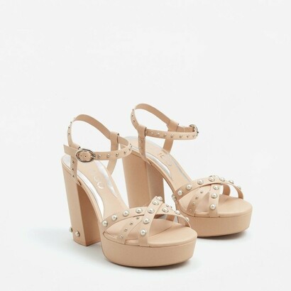 Zapatos con perlas