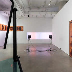 Lucia Koch, People and natural numbers, vista da exposição. Cortesia de Nara Roesler