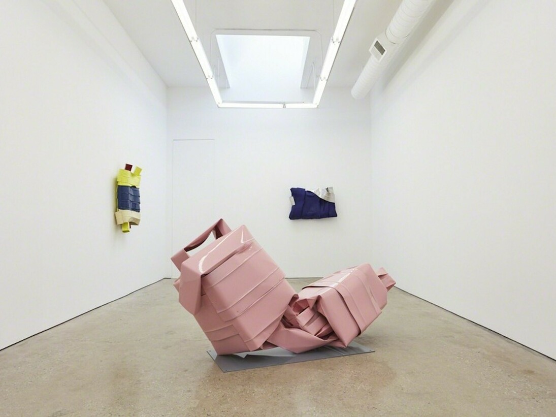 Siempre Sculpture, Exhibition view. Courtesy of Mier Gallery 