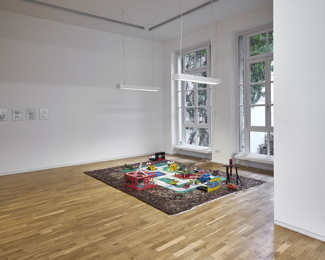 Arbeiten Gehen. Courtesy of Jahn und Jahn Gallery